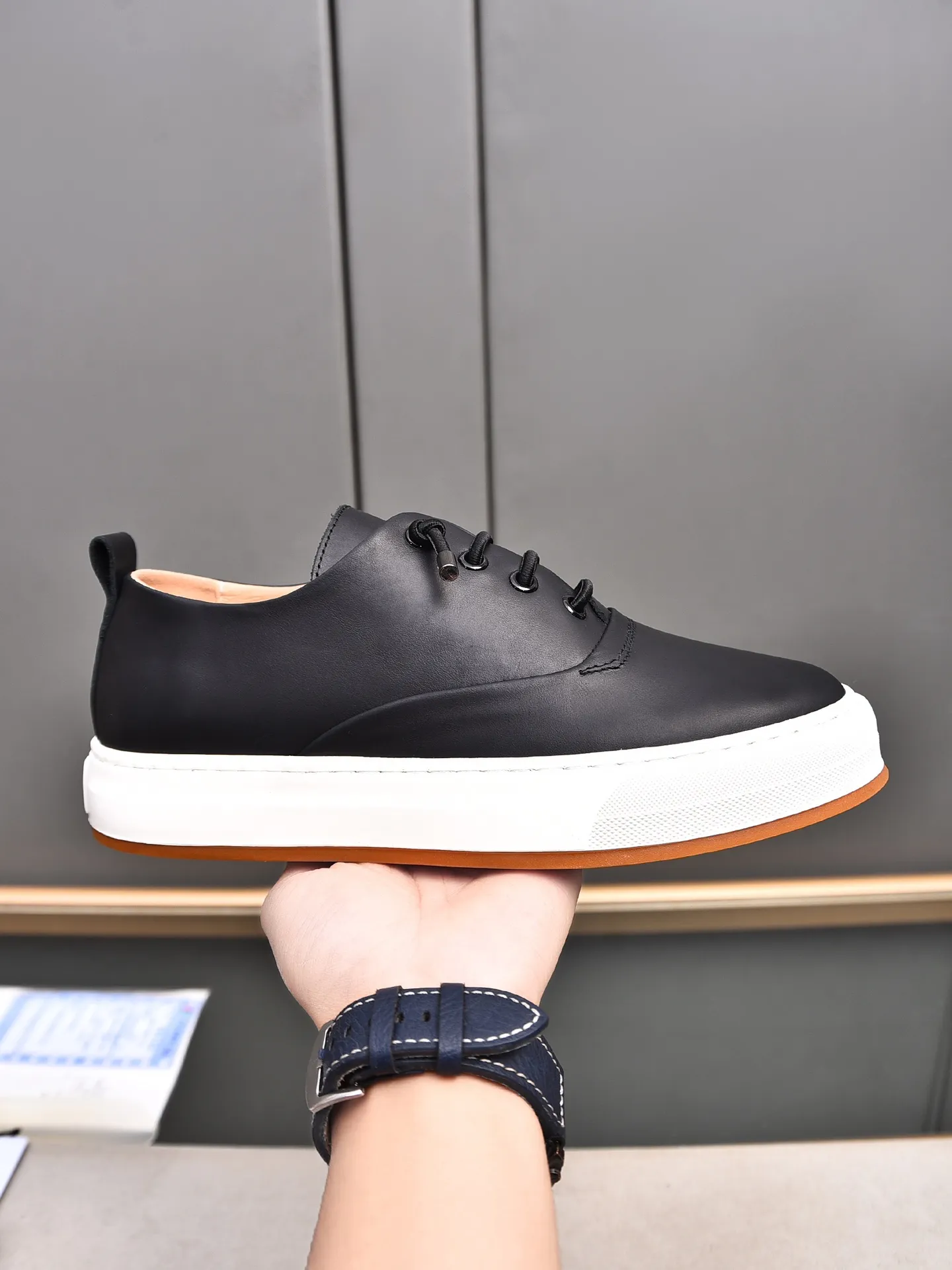 Men's Men's Shoes 💰440 [Top-grade butter leather] 🆕🔥New update🔥👟PRADA (Prada) new products are released, imported soft butter leather, fashionable to allow air to penetrate the entire shoe, Niu B's shoes [strong] bring an extremely comfortable and breathable feeling! Beautiful inside and out! Exquisite workmanship, 😌Code number: 38~44 (45 customized) Three colors to choose from.